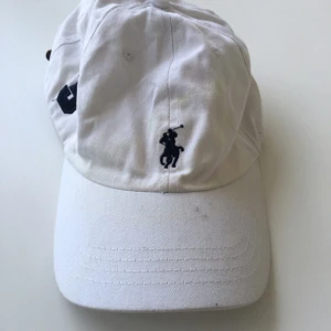  - Snygg begagnad keps från Marc o'polo! Aldrig använt den själv men den är i fint använt skick :) ✌🏼️🙌🏼✨✨💕