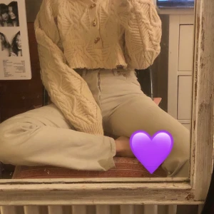 Levi’s 501 original  - Favorit jeansen verkligen, sitter helt perfekt och jättefin beige färg. W 31 L 32