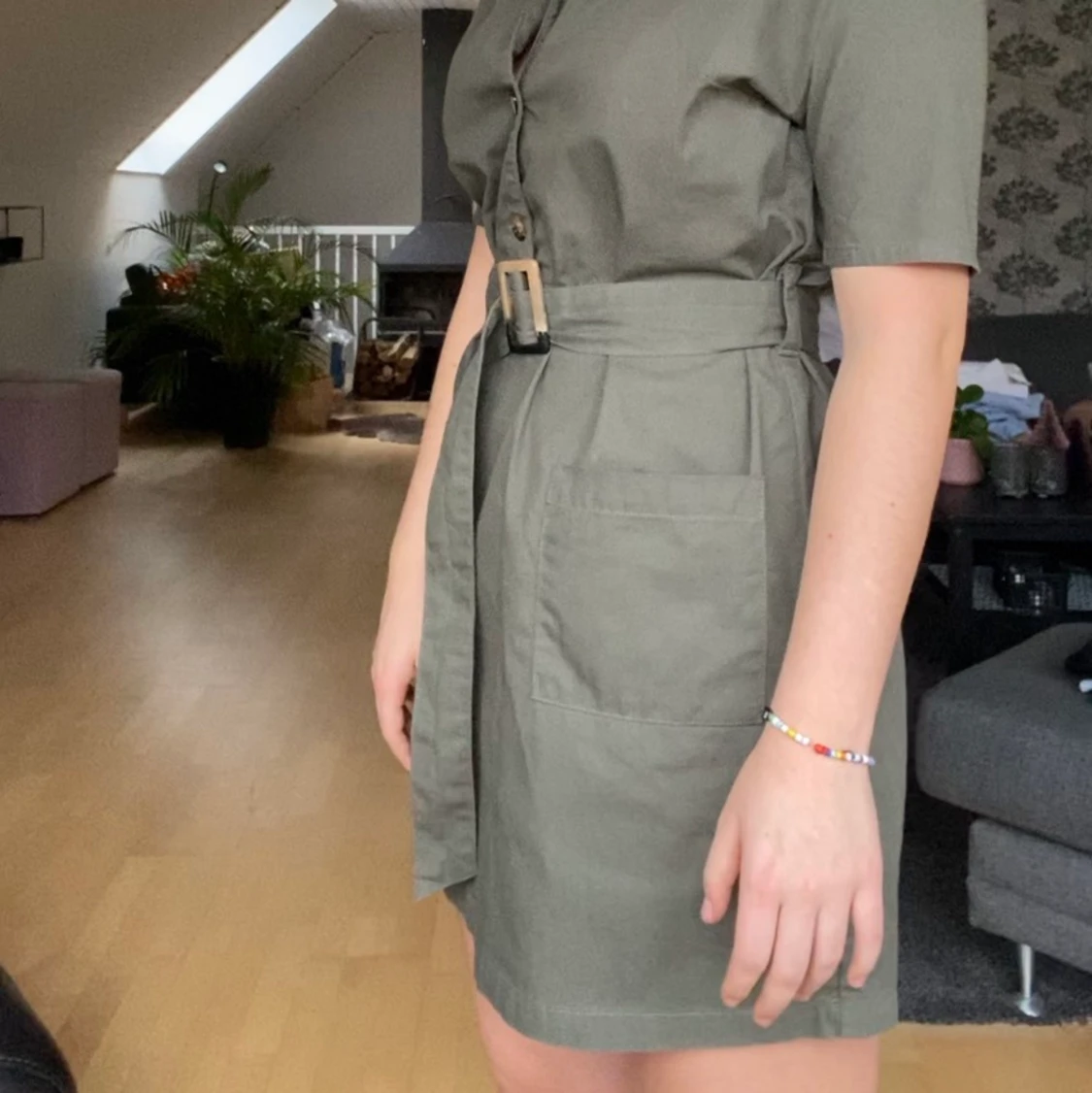 Militärgrön kort klänning - 90