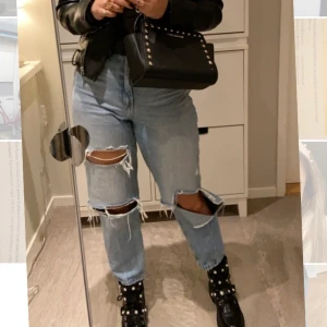 Håliga jeans - Ett par as snygga jeans från Zara 💖💖