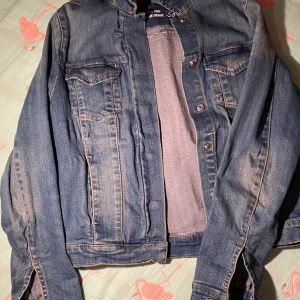 Jacka  - Jätte bra skikt. Storlek 34