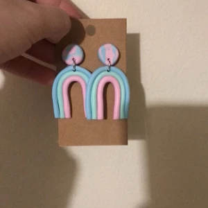 Regnbågs öronhänge - Regnbåge 🌈 gjorda utan lera