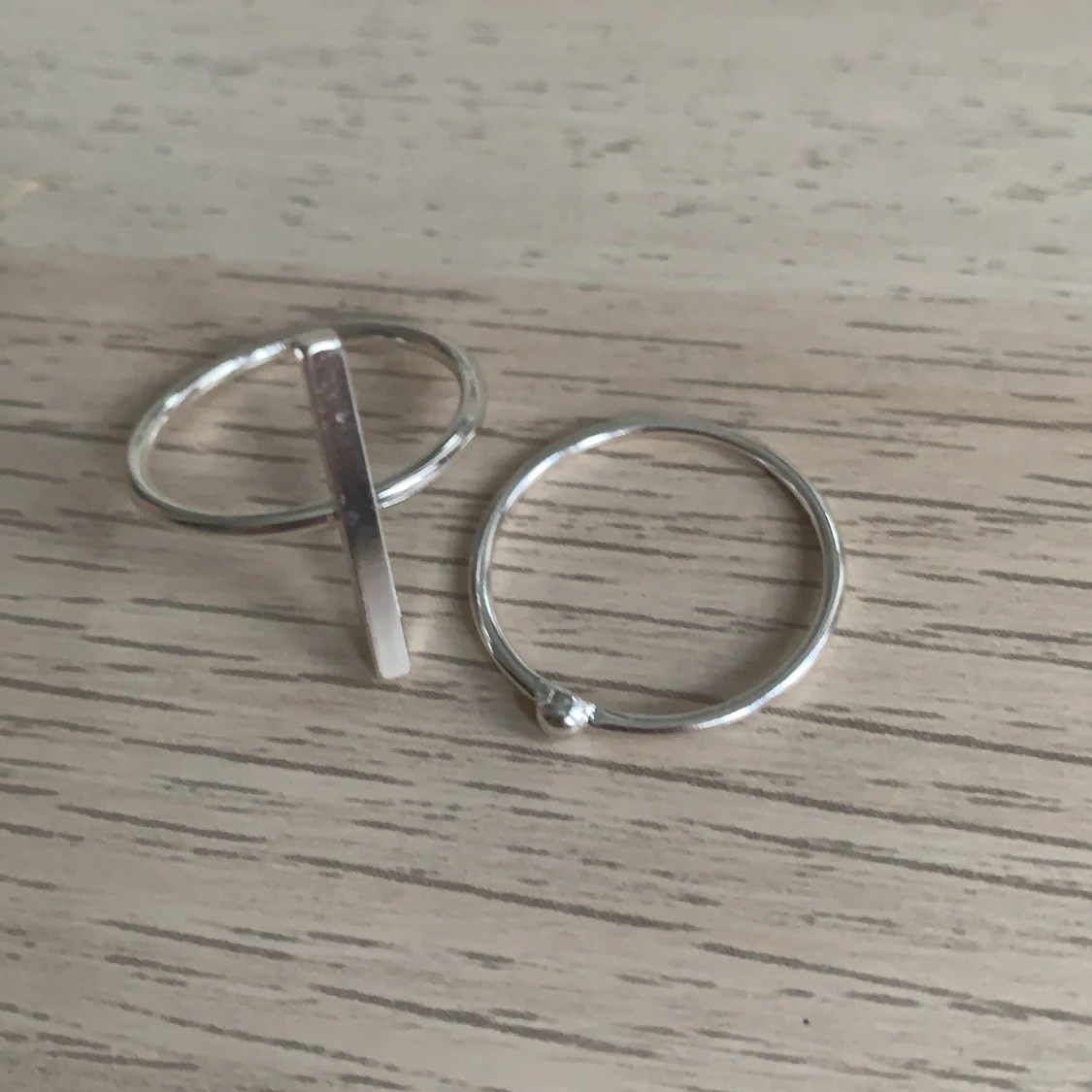 Säljer dom här två ringarna 