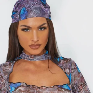 Butterfly newspaper bandana - Superfin oanvänd bandana från PLT🦋🤍 Gratis frakt