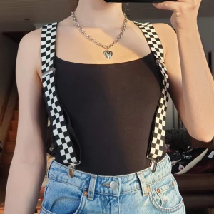 Hängslen  - Coola svartvita hängslen jag köpt här på Plick men som inte kommit till användning. Säljer för 70 kr, köpare står för frakt på 44 kr. ❤️ 