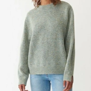 Stickad - Grön/blå stickad från Carin Wester. Färgen motsvarar de två första bilderna😊 