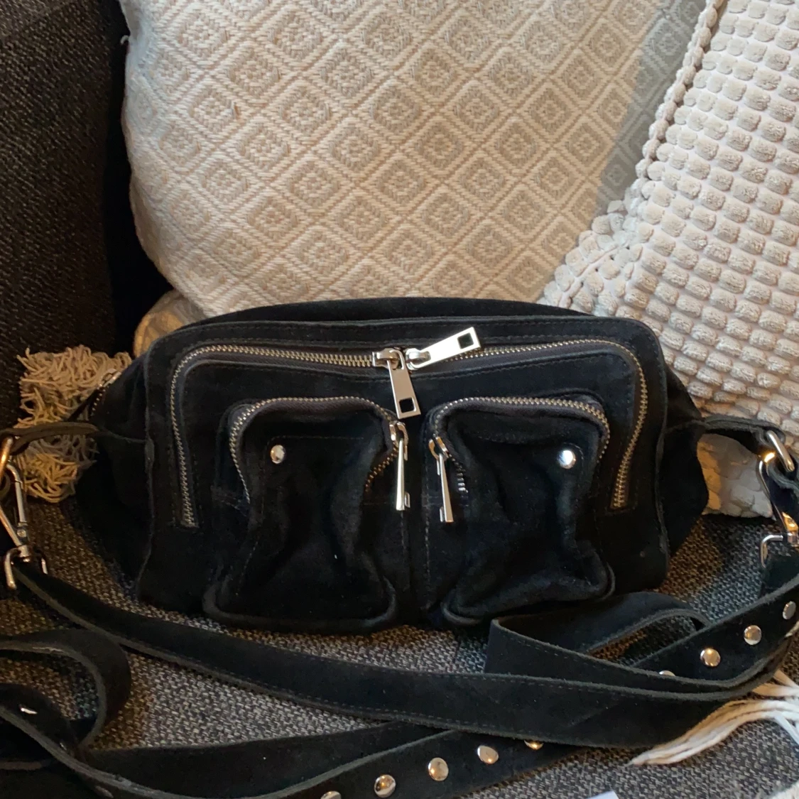 Nunoo svart mellan  - 90