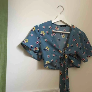  - gulligaste knyt-toppen söker nytt hem😭 aldrig använd, endast prövad!! 