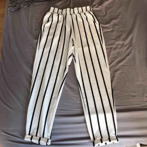  - Kostymbyxor från shein. Säljer för 30kr inklusive frakt. 