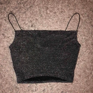  - en top från hm, aldrig använd!