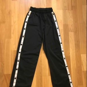  - Sååå snygga byxor från madlady. Köparen står för frakten 🥰