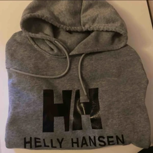  - Helly Hansen mjukis sett, hoodie + byxor!  Passar S