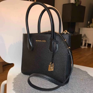  - Knappt använd!  Bra skick!   Kan mötas upp eller posta. Men då står köparen för frakten.