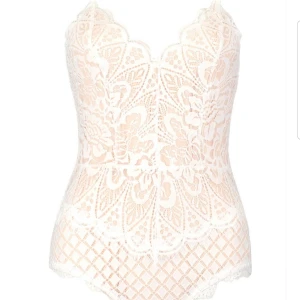 Boohoo body - Storlek S aldrig använd. Köparen står för frakten