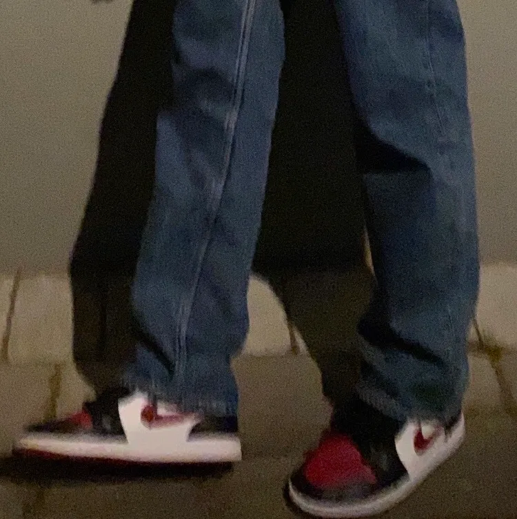 Intressekoll på mina Äkta Nike Air Jordan 1s i jättebra skick, säljer vid ett bra bud, BUDA!. Skor.