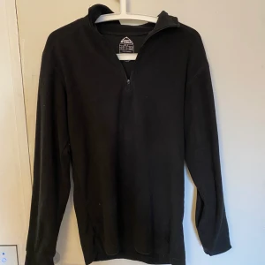 Flis kofta - Säljer denna super fina flis hör av dig om du är intresserad eller har frågor kram!💓💓