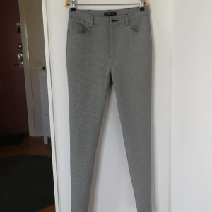 Mango pants  - Mango panys/leggings with black and white pattern size 36