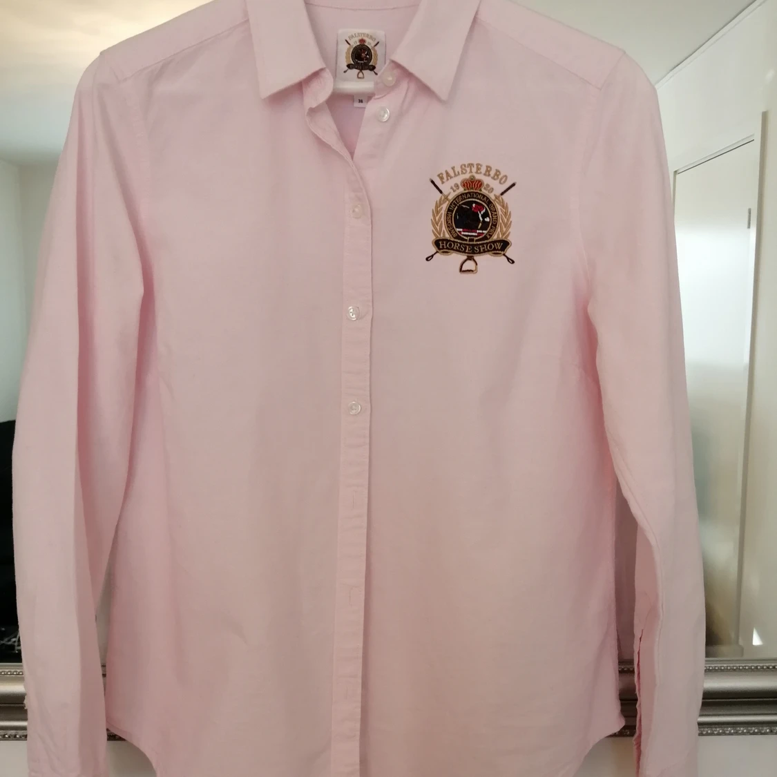 Rosa skjorta