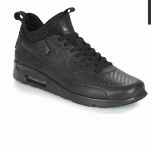 Nike air Max vinter edition - Nike air Max 90 vinter edition  Ligger på 1900kr nypris Strl 41 Fint skick, knappt använda  Kan skicka bilder via privat Frakt 90kr