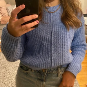 Tjocktröja - En jättefin stickad tröja som bara är använd nåra fåtal gånger!