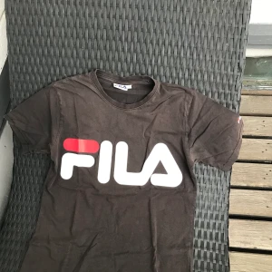 FILA T-shirt storlek S - Fila T-shirt 