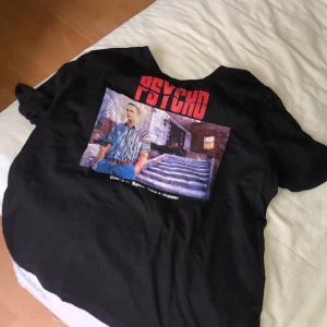 En t-shirt ifrån h&m!  - Så skön och fin tshirt ifrån h&m! 