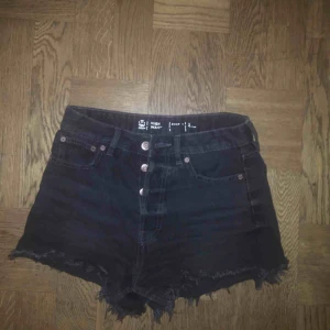 - Coola jeansshorts 