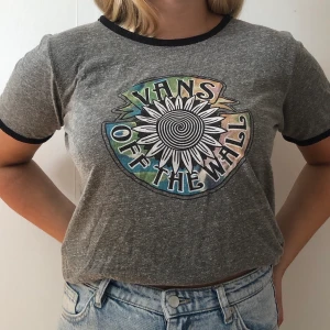 Vans t-shirt storlek S - Tröja i bra skick, knappt använd. Nypris ca 400 kr. Frakt tillkommer!