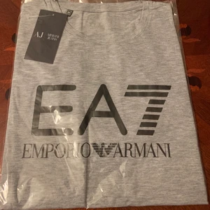 T-shirt ( M)  - Ny T-shirt ( M )