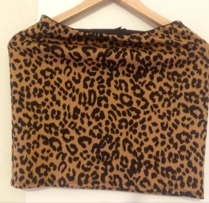  - Trendig kjol från Asos i stl 38,använd några gånger och är i fint skick.