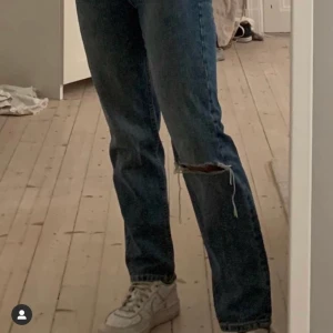 Håliga jeans - Snygga håliga jeans so passar bra till allt! Pris går att diskutera