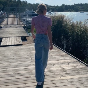 Levis 501 wedgie - Storlek 24/32. Frakt 66 kr. 