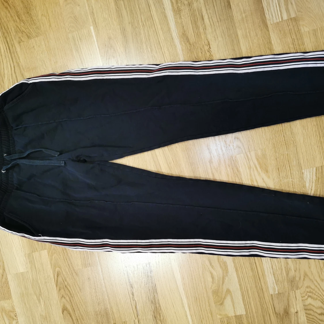 Svarta mjukisbyxor strl s