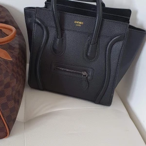 Handväska/ axelväska - Handväska 