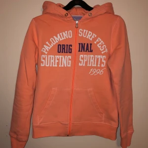 Huvtröja med dragkedja - Orange huvtröja med dragkedja i storlek XS🧡