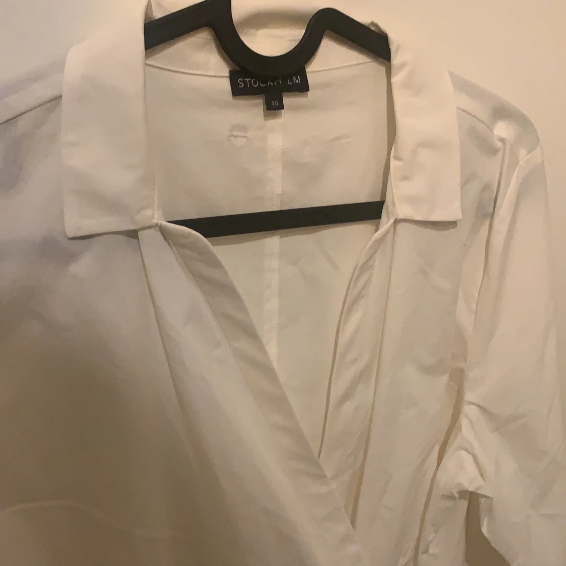 Skjortblus med knyt i midjan  - 90