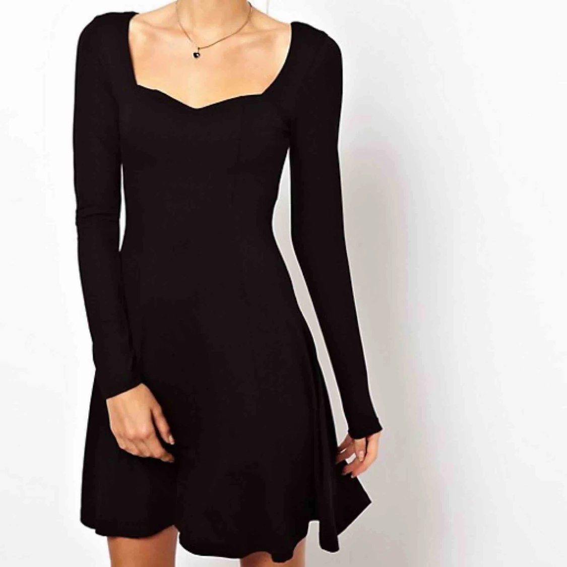 Fin svart klänning från Asos