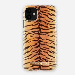 Oanvänt skal från Tiger of Sweden som heter ”Sunset Tiger”. Fick den i julklapp, men den passar inte min iPhones storlek. Kan mötas upp i Stockholm🐅✨