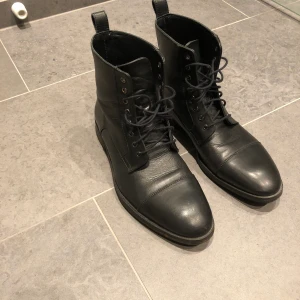 Tiger kängor - Tiger kängor / stövletter i fint skick. Storlek 43