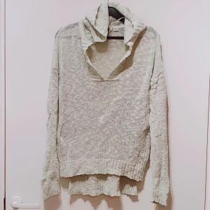 Stickad tröja, mintgrön - Supermysig, stickad tröja, snyggt slouchy med huva. Oanvänd, bara provad