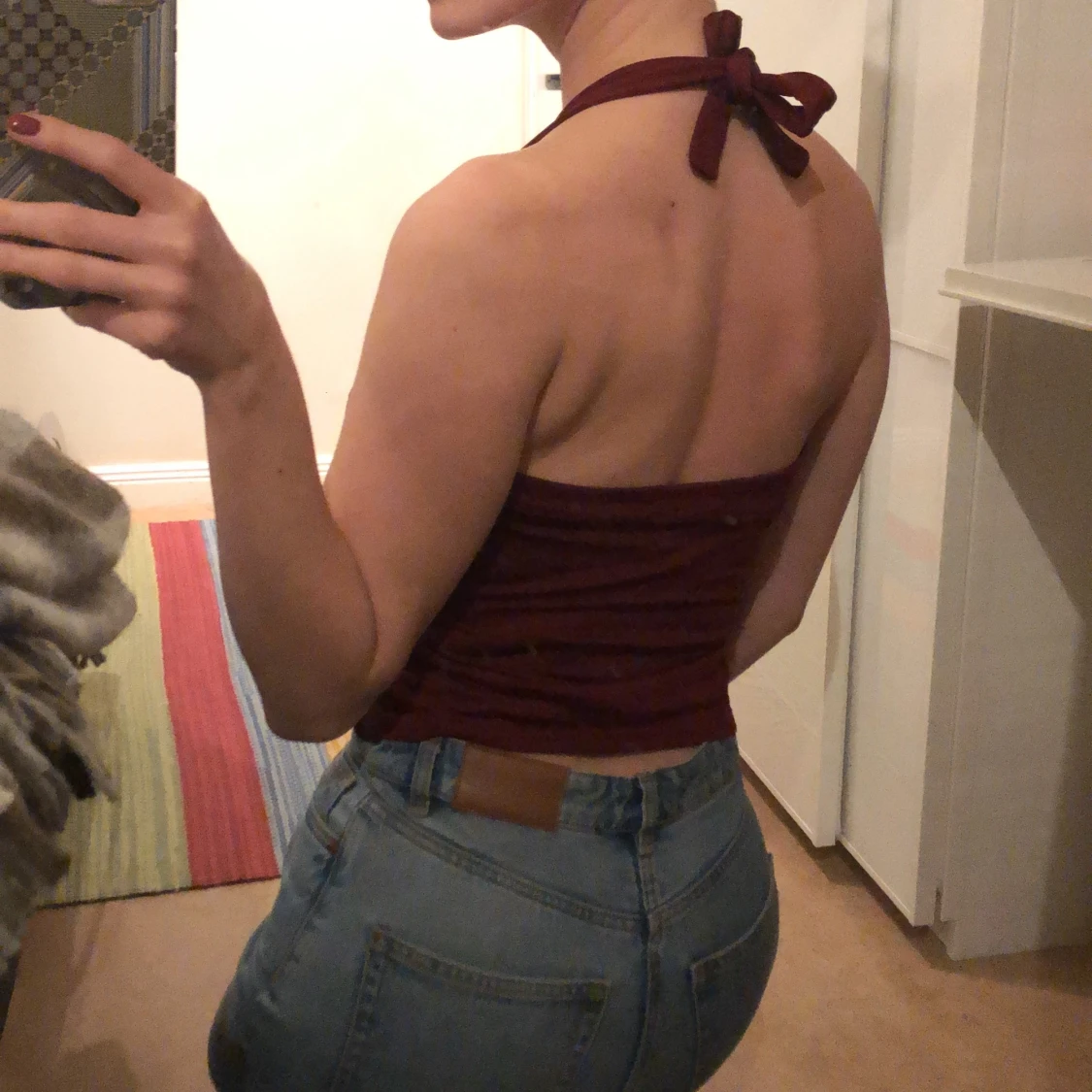 Vinrött halternecklinne - 91