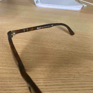  - Persol solglasögon i nyskick. 