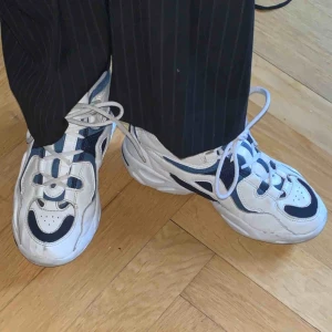  - Reebok skor i storlek 37. Använda men fortfarande i bra skick. Kan mötas i Malmö, annars tillkommer frakt💌