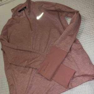  - Super fin Nike tröja💕har aldrig använt den så den är helt ny