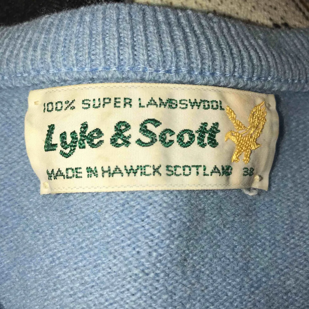 Lyle & Scott tröja i fint skick!   Frakt ej inräknat i priset. Tröjor & Koftor.