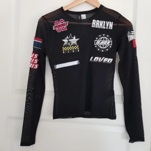  - Mesh tröja från hm med märken på