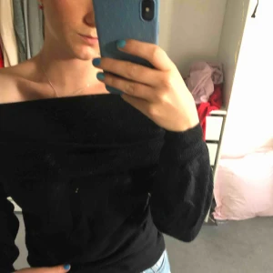  - Stickad tröja från zara!   Köparen står för frakten <3