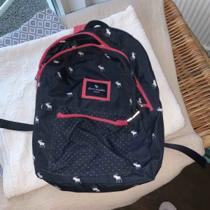  - Abercrombie ryggsäck i jätte fint skick! Frakt tillkommer på 50kr