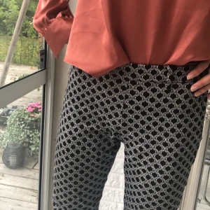  - Kostymbyxor från H&m Frakt 40kr