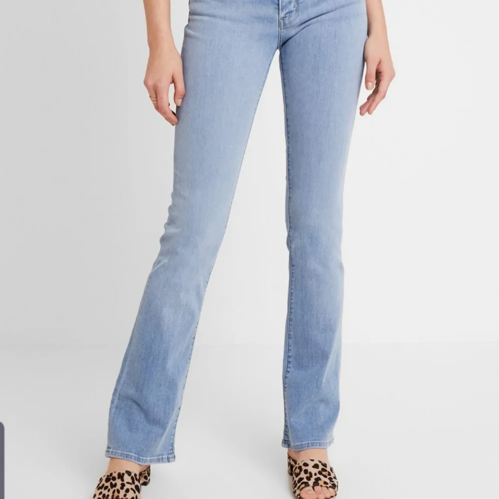 Två Levi's bootcut 715 jeans. Knappt använda. 300 kr st. Om man vill köpa båda 550 kr. Övrigt.